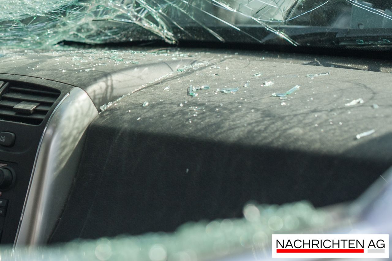 Fahrerflucht in Britz: Unbekannte Person nach Unfall auf der Flucht!
